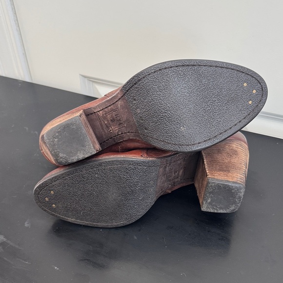 Frye Rich Brown Leather Heeled Boots - Picture 12 of 13